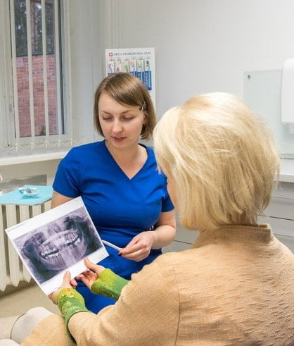 Dantų implantacija