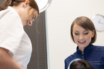 Dantų implantacija